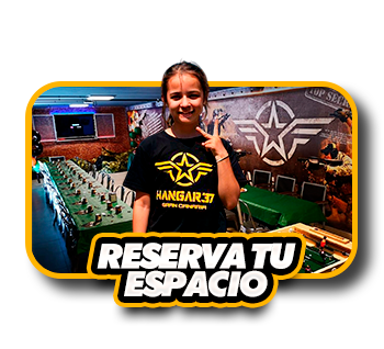 botones espacio en parque temático Gran Canaria Hangar37